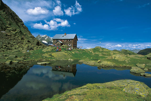 Mountain lakes summer, Omesberger Hof in Neustift – a holiday in the Stubai Valley in Tyrol